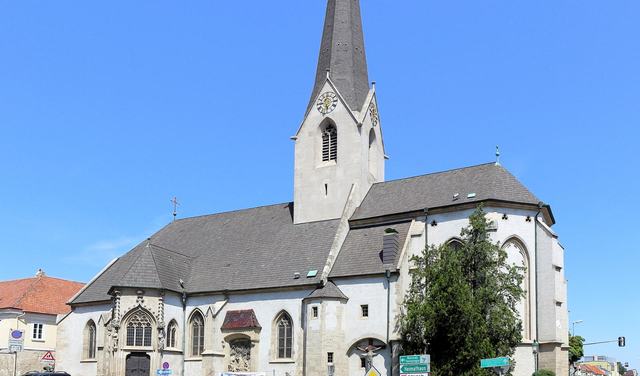 Pfarrkirche im Ortskern von Brunn am Gebirge